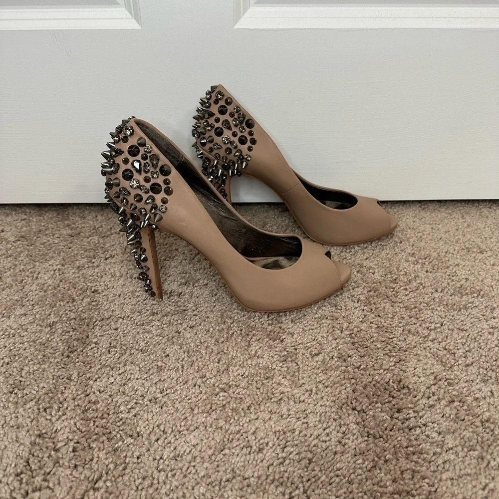 Sam Edelman Lorissa Spiked Pump Nude Leather size 10